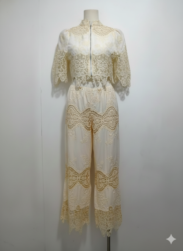 BLUE PAPPER CONJUNTO BEIGE CON BLANCO