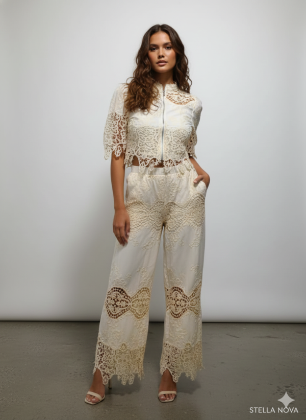 BLUE PAPPER CONJUNTO BEIGE CON BLANCO